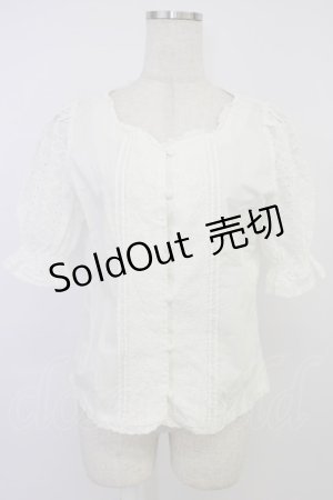 画像: F i.n.t / コットンレース使いノーカラーブラウス  白 T-26-04-04-002-0-BL-SA-ZT