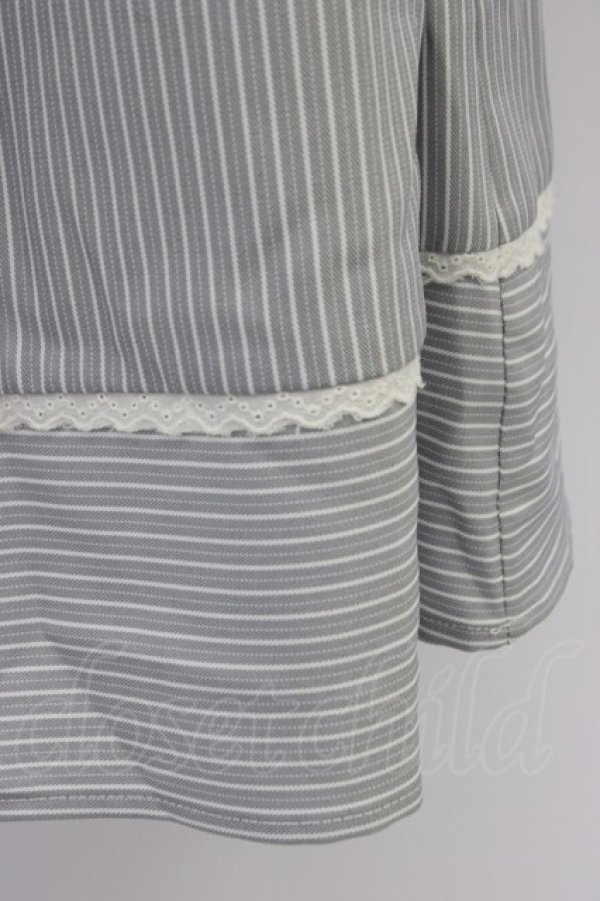 画像4: Fi.n.t / コットンレース使いストライプスカート  グレーＸ白 T-26-04-04-015-CA-SK-SA-ZT (4)
