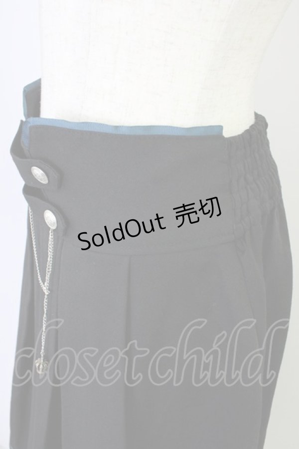 画像3: axes femme / チェーン付き配色使いスカート  黒Ｘ青 T-26-04-04-017-AX-SK-SA-ZT (3)