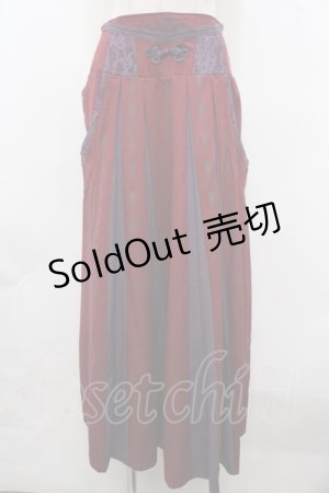 画像: Ozz oneste / 紅葉刺繍入り袴スカート  赤×紫 Y-23-11-22-150-OO-SK-SZ-ZS