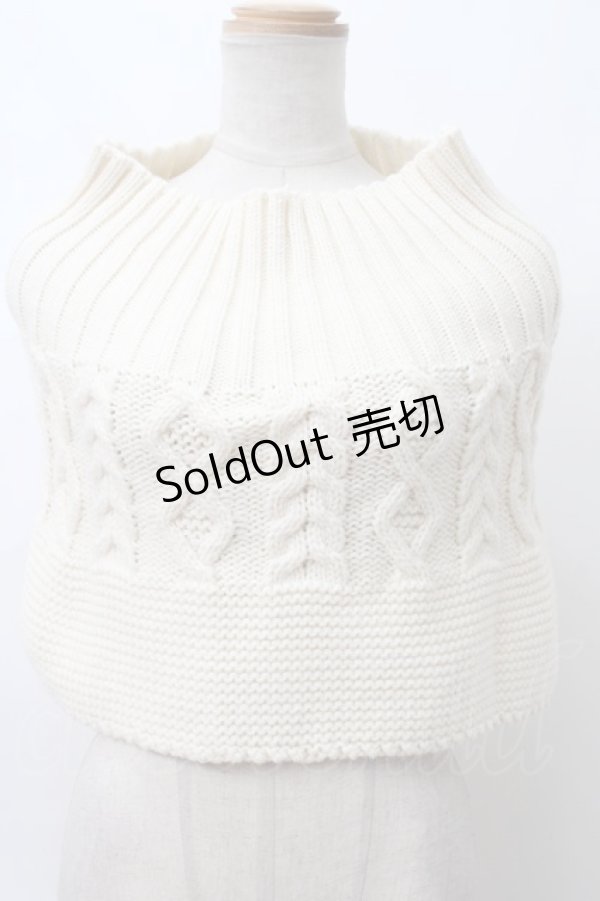 画像1: 【SALE】axes femme / ケーブル編みミニケープ M 生成り Y-24-03-10-057-AX-TO-SZ-ZT273 (1)