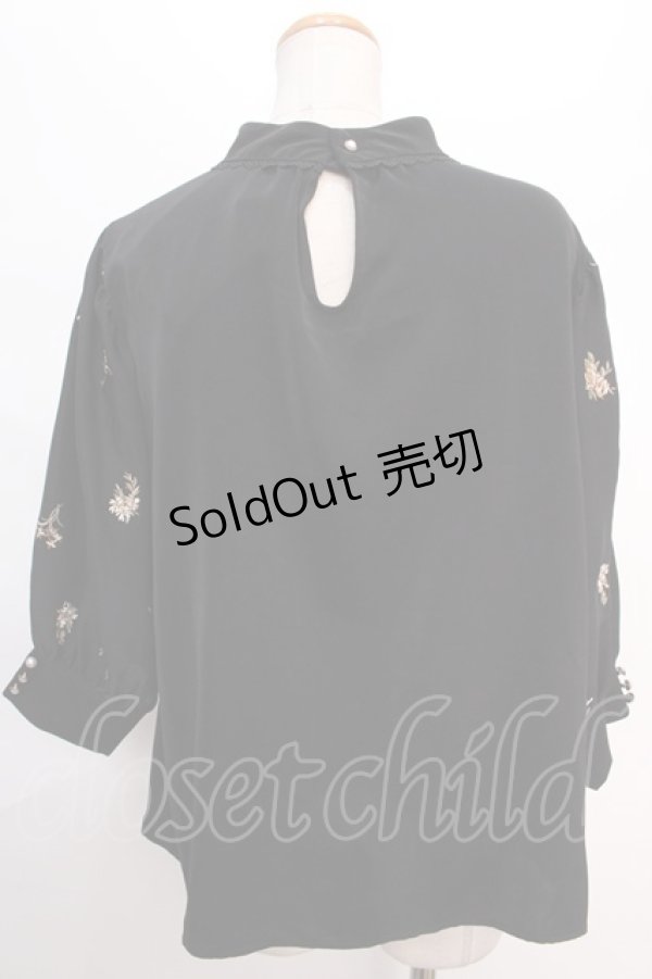画像2: axes femme / シャビーシックフラワー柄ブラウス M 黒 Y-24-06-11-027-AX-BL-SZ-ZT138 (2)