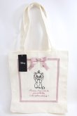 画像1: Maison de FLEUR / Disney Marie/スクエアトートバッグ F ピンク Y-24-06-27-070-LO-BG-AS-ZT-K012 (1)
