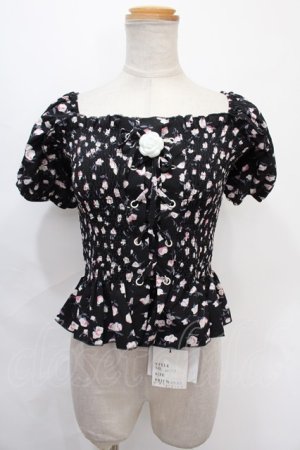 画像: MARBLE / ブローチ付きシャーリングブラウス M-L 黒地白花柄 Y-24-09-05-064-GO-BL-SZ-ZT341