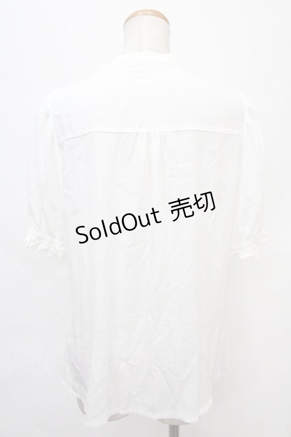 画像2: axes femme POETIQUE / マオカラー半袖ブラウス  白 Y-24-09-15-017-AX-BL-AS-ZT352 (2)