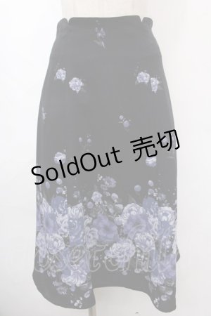 画像: axes femme / ドライフラワー柄スカート  黒 Y-24-10-31-159-AX-SK-SZ-ZT419