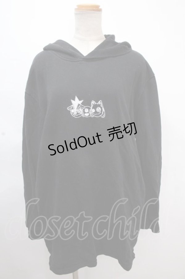 画像1: NieR Clothing / NieRちゃん刺繍プルパーカー  黒 Y-24-11-18-127-PU-TO-SZ-ZT316 (1)
