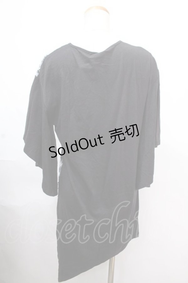画像2: CIVARIZE / フレア袖スカルフラワー変形アシンメトリーTシャツ F ブラック Y-24-11-30-050-GO-TO-SZ-ZY (2)