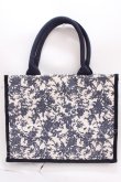 画像2: Maison de FLEUR / フラワープリントバック   Y-24-12-13-037-LO-BG-SZ-ZT-K012 (2)