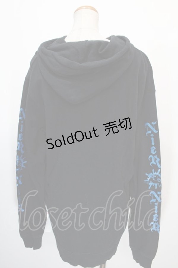 画像2: NieR Clothing / プリントプルパーカー  黒×青 Y-25-01-16-058-PU-TO-SZ-ZT254 (2)