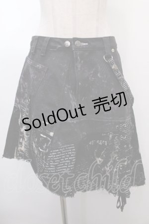 画像: h.ANARCHY / ハーネス付き英字プリントデニムスカート  黒 Y-25-01-30-150-HN-SK-SZ-ZS