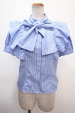 画像1: axes femme POETIQUE / ロゴ刺繍ボウタイブラウス M ブルー Y-25-02-13-065-AX-BL-SZ-OS (1)