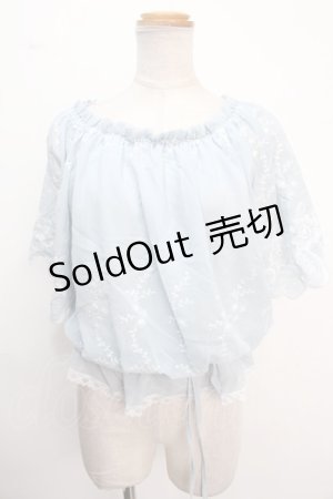 画像: axes femme / 刺繍ブラウジングプルオーバー  サックス Y-25-02-16-210-AX-TO-AS-ZI