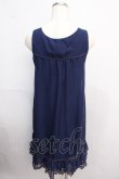 画像2: axes femme / スカラップ刺繍シフォンプリーツワンピース M 紺 Y-25-02-21-086-AX-OP-SZ-ZI (2)