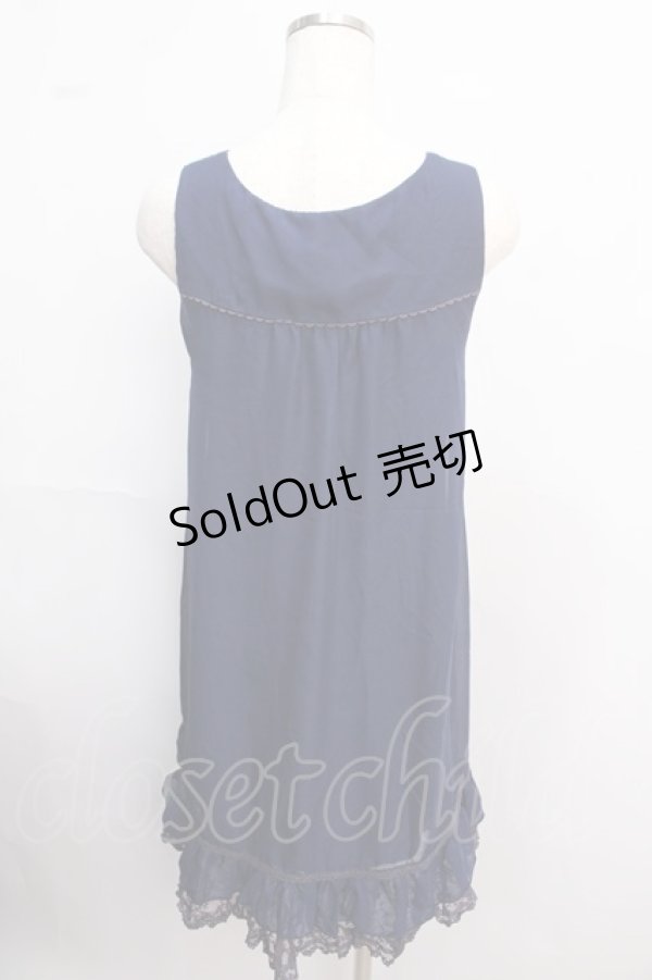 画像2: axes femme / スカラップ刺繍シフォンプリーツワンピース M 紺 Y-25-02-21-086-AX-OP-SZ-ZI (2)