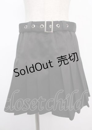 画像: LISTEN FLAVOR / バックルベルト付きプリーツスカート  ブラック Y-25-02-21-203-PU-SK-SZ-ZY