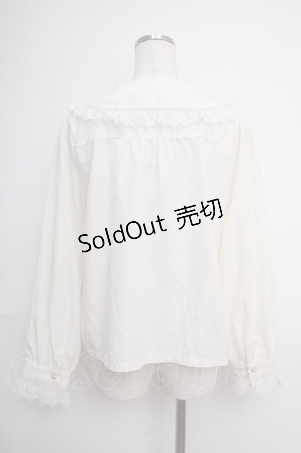 画像2: axes femme POETIQUE / レースデザインビッグ襟ブラウス  キナリ Y-25-02-27-056-AX-BL-SZ-ZY (2)