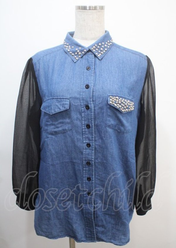 画像1: GLAD NEWS / スタッズ付き袖チュールデニムシャツ  ブルー Y-25-03-04-079-GL-TO-SZ-ZY (1)