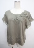 画像1: axes femme / フラワーレーススクエアTシャツ M カーキ Y-25-03-07-038-AX-TO-SZ-ZY (1)