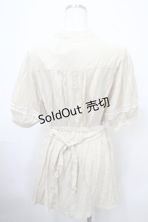 画像2: axes femme / チャイナボタン×刺繍チュニ M ベージュ Y-25-03-10-082-AX-OP-SZ-ZY (2)