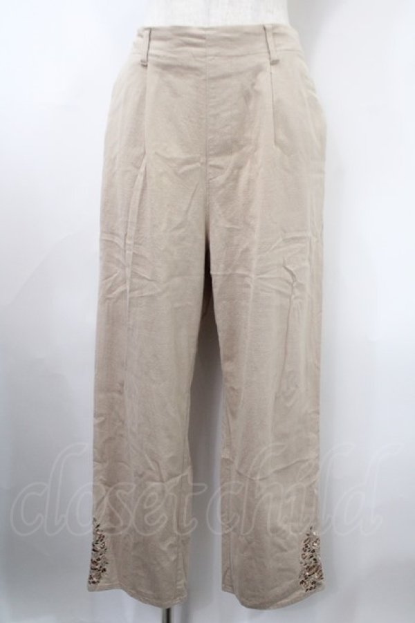 画像1: axes femme / 裾刺繍ストレートパンツ L ベージュ Y-25-03-10-142-AX-PA-SZ-OS (1)