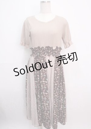 画像: axes femme / レース×柄切換ドッキングワンピース  ベージュ Y-25-03-14-091-AX-OP-SZ-OS