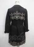 画像2: axes femme / 襟刺繍トレンチコート  黒 Y-25-03-20-090-AX-JA-AS-ZI (2)