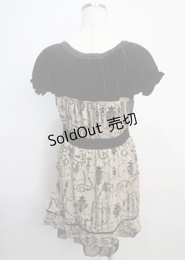 画像2: axes femme / ベロア切替フロッキーワンピース M ベージュ Y-25-03-20-093-AX-OP-SZ-ZY (2)