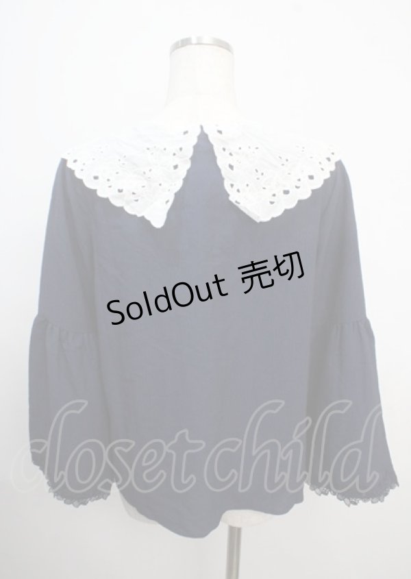 画像2: axes femme / 刺繍入りビッグカラーブラウス M 紺 Y-25-03-20-036-AX-BL-SZ-ZI (2)