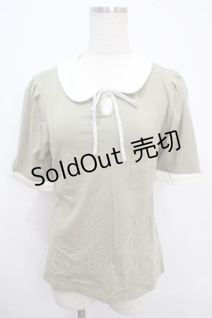 画像: Fi.n.t / ストライプリボン衿付きカットトップス F オリーブグリーン Y-25-03-21-090-CA-TO-SZ-ZY