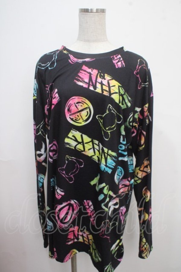 画像1: NieR Clothing / 総柄Tシャツ  黒 Y-25-03-21-102-PU-TO-SZ-ZY (1)
