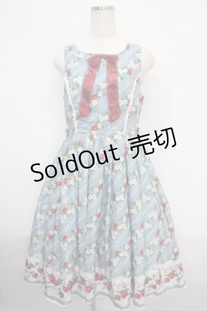 画像: axes femme kawaii / いちご柄ジャンパースカート M サックス Y-25-03-21-133-AX-OP-SZ-ZY