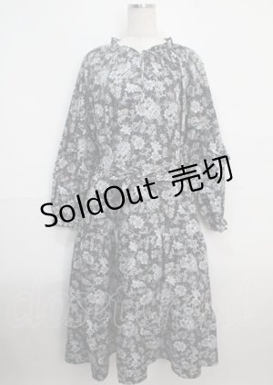 画像: axes femme / フリルデザイン花柄ワンピース 3L 黒 Y-25-03-22-105-AX-OP-SZ-ZS