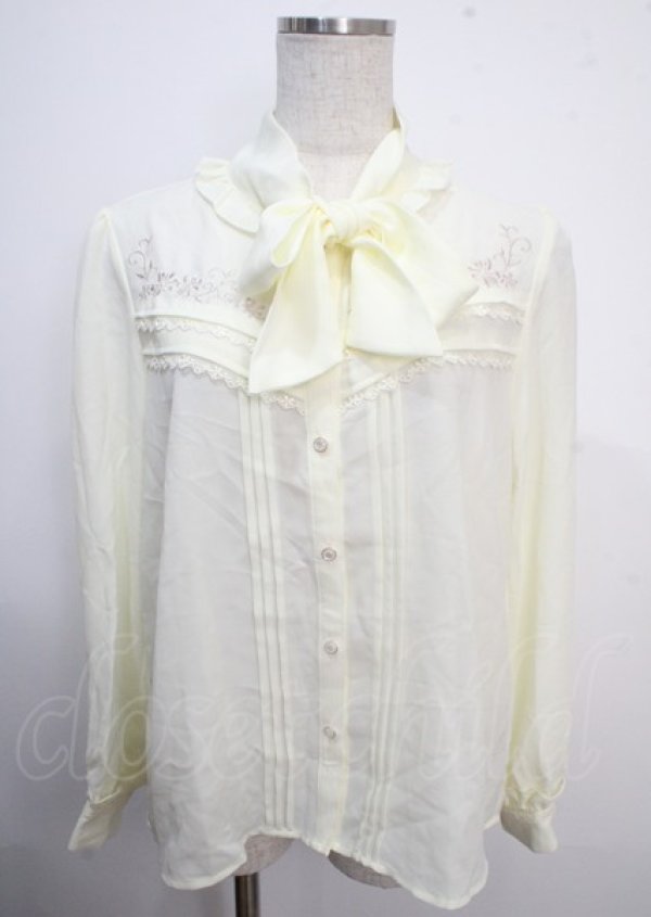 画像1: axes femme / 花刺繍ボウタイブラウス F 生成り Y-25-03-22-004-AX-BL-SZ-ZY (1)