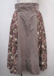 画像1: axes femme / シャビーシックフラワー柄スカート M グレージュ Y-25-03-23-116-AX-SK-SZ-ZY (1)