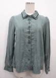 画像1: axes femme POETIQUE / ボタンフレーム刺繍ブラウス M グリーン Y-25-03-26-060-AX-BL-SZ-ZY (1)