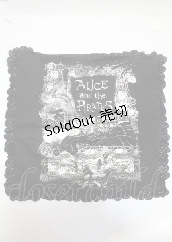画像1: ALICE and the PIRATES / いちご姫プリントクッション  黒×シルバー Y-25-04-01-009-PA-ZA-SZ-ZY (1)