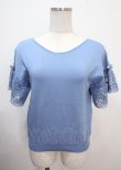 画像1: axes femme / 袖レース半袖ニットプルオーバー F ブルー Y-25-04-01-058-AX-TO-SZ-ZY (1)
