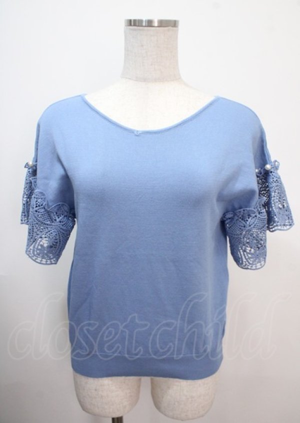 画像1: axes femme / 袖レース半袖ニットプルオーバー F ブルー Y-25-04-01-058-AX-TO-SZ-ZY (1)