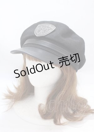 画像: Moi-meme-Moitie / エンブレムバッチ付きミリタリー風ハット  ブラック Y-25-04-03-001-MO-AC-SZ-ZY