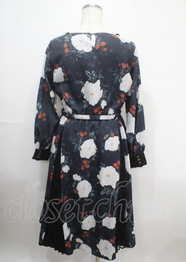 画像2: axes femme NOSTALGIE / 刺繍襟花柄ワンピース M 黒 Y-25-04-03-128-AX-OP-SZ-ZY (2)