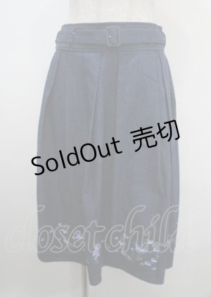 画像: axes femme / ネモフィラ刺繍ベルト付スカート F インディゴ Y-25-04-03-152-AX-SK-SZ-ZY