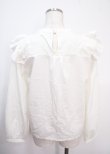 画像2: axes femme / チョーカー風ローズ刺繍ブラウス  白 Y-25-04-03-020-AX-BL-SZ-ZY (2)