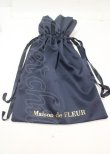 画像1: Maison de FLEUR / ロゴ入り巾着  紺 Y-25-04-03-002-LO-ZA-SZ-ZY (1)