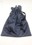 画像2: Maison de FLEUR / ロゴ入り巾着  紺 Y-25-04-03-002-LO-ZA-SZ-ZY (2)