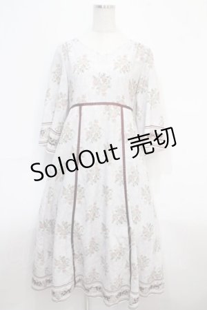 画像: axes femme / ウォールオーナメント柄ワンピース M キナリ Y-25-04-15-106-AX-OP-SZ-ZY