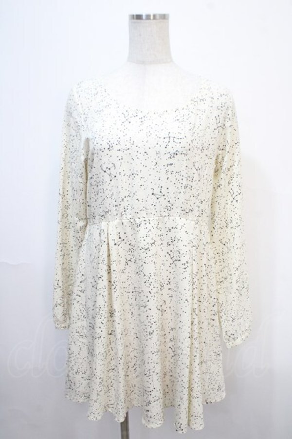 画像1: E hyphen world gallery / 星座柄ワンピース F アイボリー Y-25-04-15-127-LO-OP-SZ-ZY (1)
