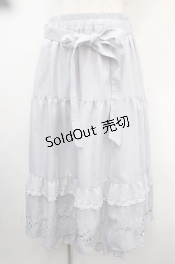 画像1: axes femme POETIQUE / フラワー刺繍ティアードスカート M サックス Y-25-04-15-189-AX-SK-SZ-ZY (1)