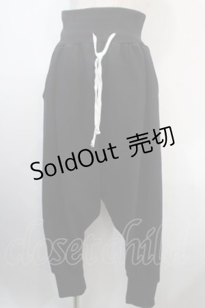 画像: KRY CLOTHING / OMUTSU サルエルパンツ F 黒 Y-25-04-15-197-EL-PA-SZ-ZY