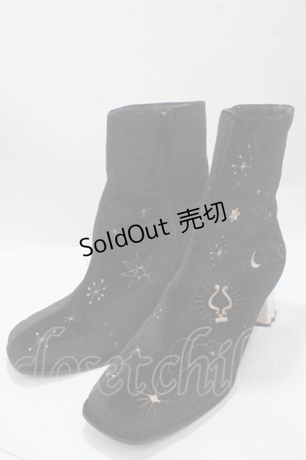 画像1: axes femme POETIQUE / 天体モチーフ刺繍ベロアブーツ  黒 Y-25-04-17-118-AX-SH-SZ-ZT-K005 (1)